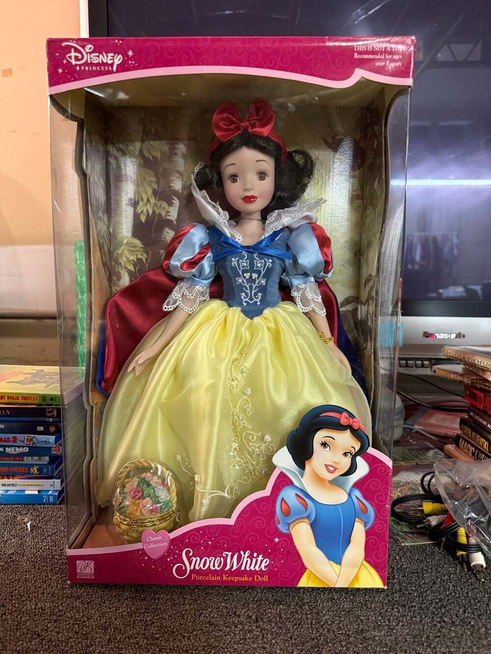 Disney Snow White Porcelain Keepsake Doll with Flower Basket Brass Key Collectib